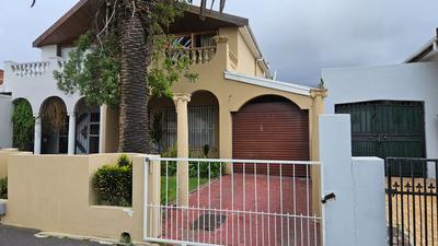 House For Sale in Woodstock, Cape Town